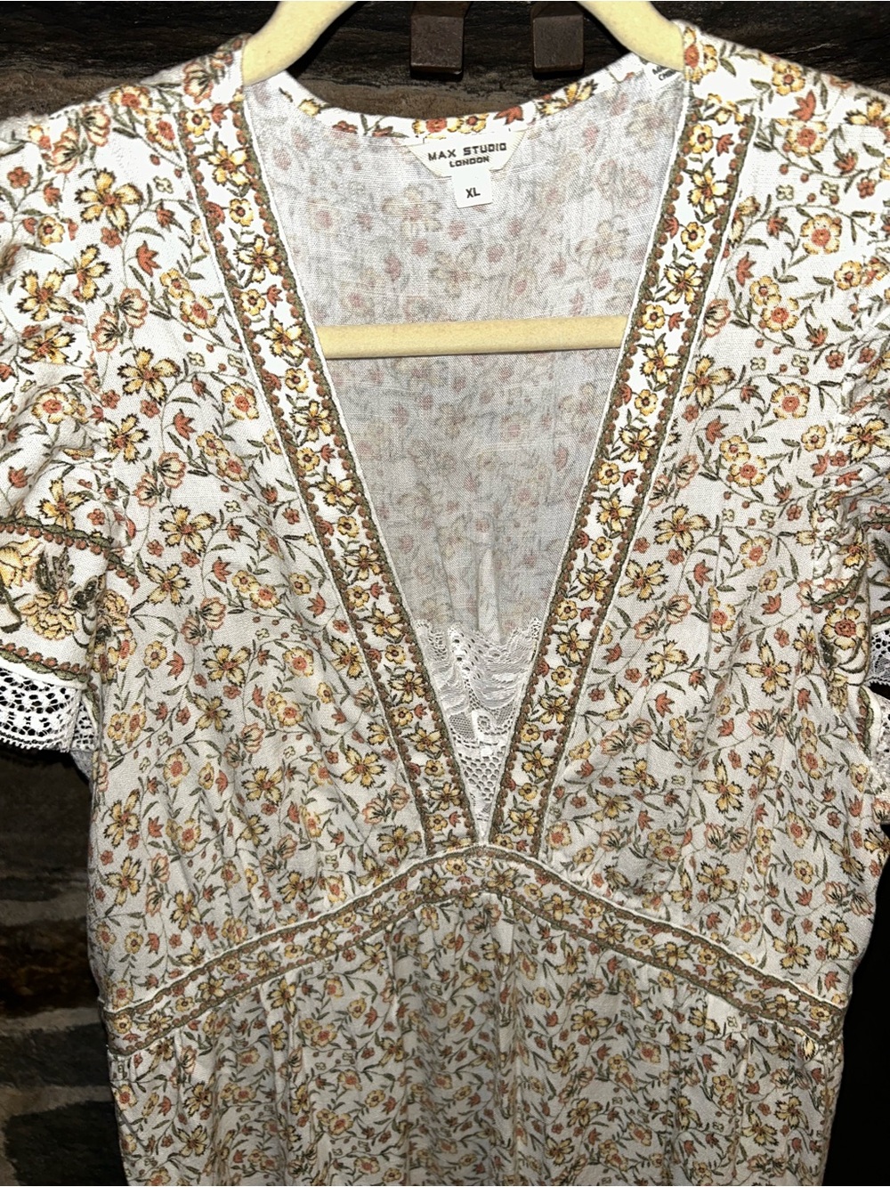 Floral V-Neck Maxi Dress in Ivory and Yellow XL - Picture 2 of 6
